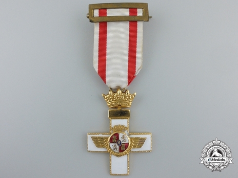 1st Class Cross (white distinction) Obverse
