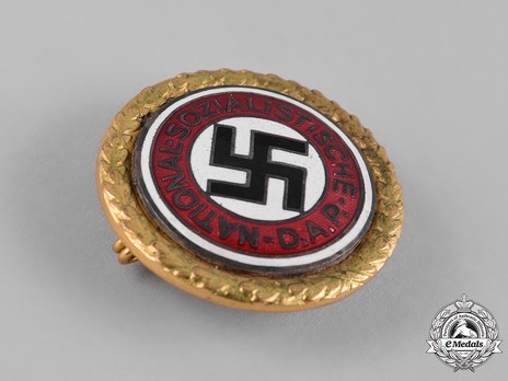 NSDAP Golden Party Badge, Large Version (by Deschler) Obverse