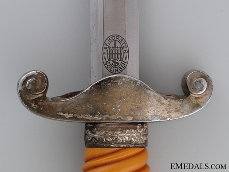 German Army E. & F. Hörster-made Early Version Officer’s Dagger Reverse Crossguard Detail