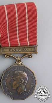 Canadian Forces Decoration, Type I (with suspension bar inscription) Obverse