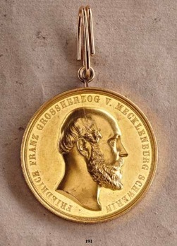 Civil Merit Medal, Type IV, in Gold Obverse