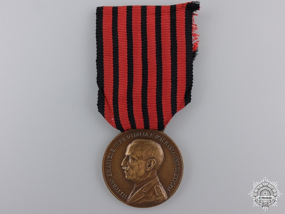 An italian medal 54f5c1d55e82c2