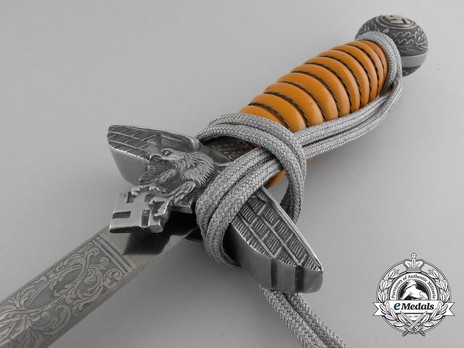Luftwaffe Alcoso-made Double-Etched 2nd pattern Dagger Obverse Crossguard Detail