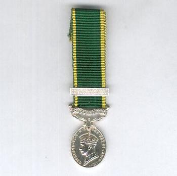 Miniature Silver Medal  (with 1 clasp) Obverse