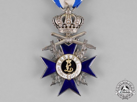 Order of Military Merit, Military Division, IV Class Cross (with crown) Obverse