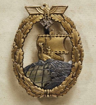Naval Auxiliary Cruiser War Badge with Diamonds Obverse