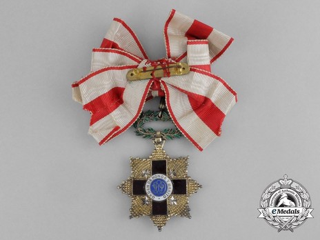 Order of the Red Cross, Type I, Commander (for Ladies) Reverse