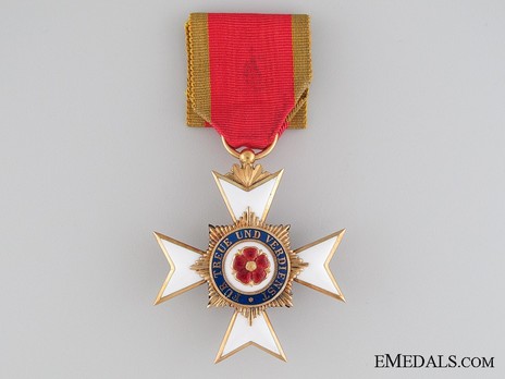 House Order of the Honour Cross, Type II, III Class Cross (in silver gilt) Obverse
