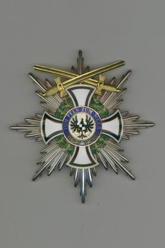 Royal House Order of Hohenzollern, Military Division, Grand Commander Breast Star (swords on ring) Obverse