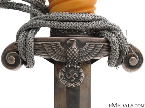 German Army Carl Eickhorn-made Early Version Officer’s Dagger Obverse Crossguard Detail