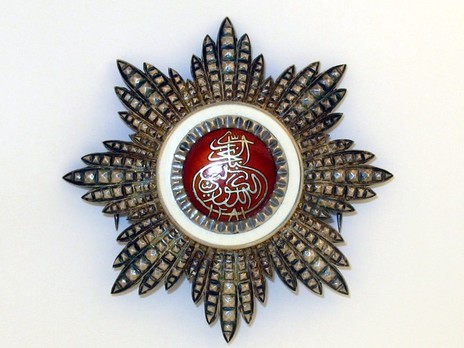 Order of the Brilliant Star of Zanzibar, Type VIII, I Class Breast Star Obverse