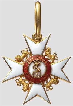 Order of the Württemberg Crown, Civil Division, Knight's Cross (with lions, in gold) Obverse