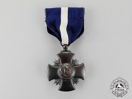 Navy Cross (Blackened Bronze) Obverse with Ribbon