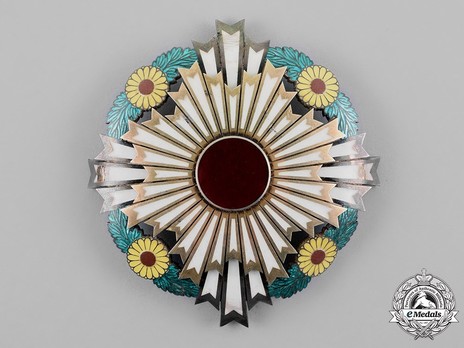 Order of the Chrysanthemum, Grand Cordon Breast Star Obverse