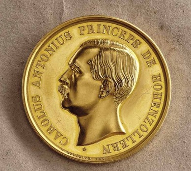 Bene Merenti, Type I, Small Gold Medal Obverse