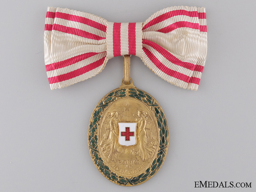 Bronze+medal+%28for+women+with+war+decoration%29+obverse