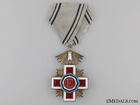 Order of the Estonian Red Cross, V Class Cross Obverse