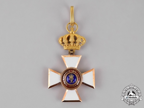 House Order of Duke Peter Friedrich Ludwig, Civil Division, Grand Commander (with crown, in gold) Obverse