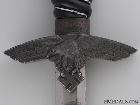 Luftwaffe Robert Klaas-made Funeral version 2nd pattern Dagger Obverse Crossguard Detail