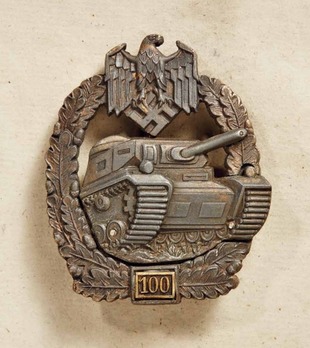 Panzer Assault Badge, "100", in Bronze (by Juncker) Obverse