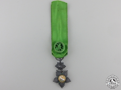 Miniature IV Class Officer (with couchant line) Obverse