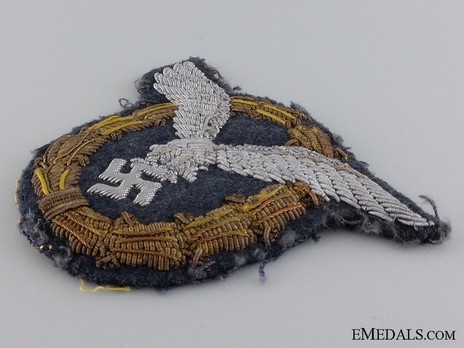 Combined Pilot/Observer Badge (2nd Model), in Cloth (in bullion) Obverse