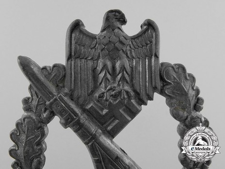 Infantry Assault Badge, by F. Linden (in silver) Detail