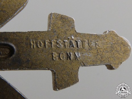 Gau Honour Badge Essen, in Gold (in gilt aluminum) Reverse Detail
