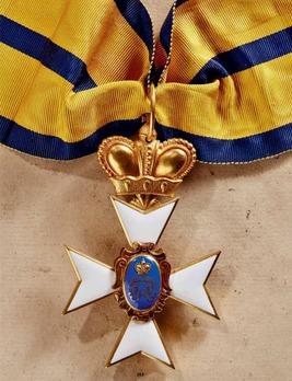 Schwarzburg Duchy Honour Cross, Civil Division, I Class Honour Cross (with crown, in gold) Obverse