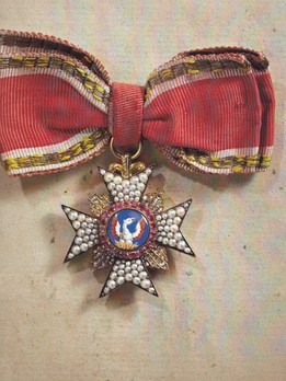 House Order of the Golden Flame, Ladies Cross Obverse