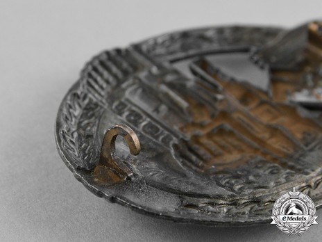 Panzer Assault Badge, in Silver, by B. H. Mayer Detail