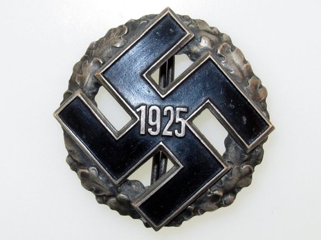 General Gau Honour Badge, in Silver (1925) Obverse