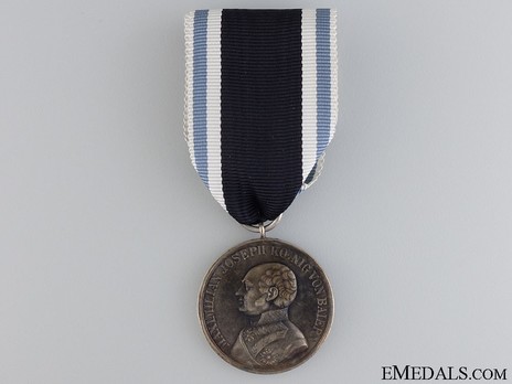 Silver Military Merit Medal, Type III (unstamped) Obverse