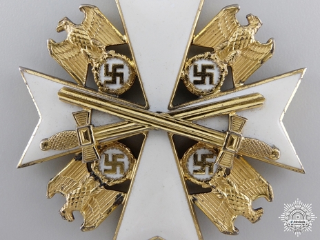 III Class Cross with Swords Obverse