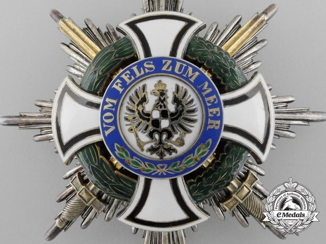 Royal House Order of Hohenzollern, Military Division, Grand Commander Breast Star (in silver gilt) Obverse