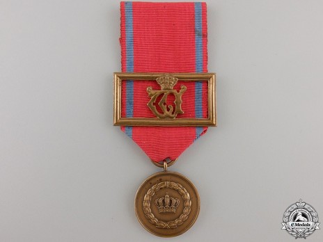 Reserve Long Service Decoration, Type II, II Class Medal Obverse