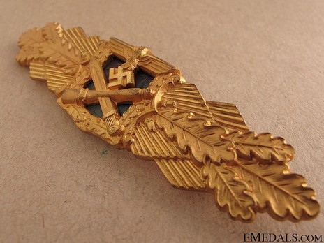 Close Combat Clasp, in Gold, by C. E. Juncker (in tombac) Obverse