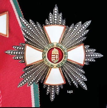 Order of Merit of the Republic of Hungary, Grand Cross Breast Star, Civil Division Obverse