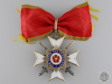 House Order of the Honour Cross, Type II, II Class Cross with Swords (in silver gilt) Obverse