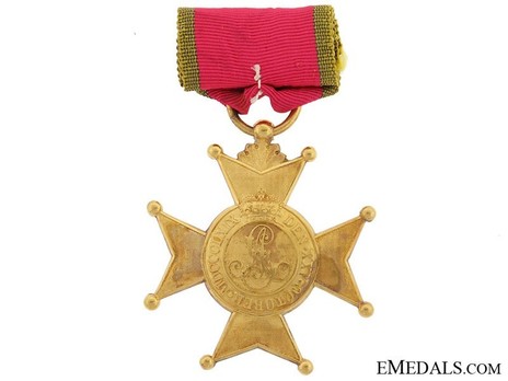 Princely House Order of Schaumburg-Lippe, Gold Merit Cross (in gold) Obverse