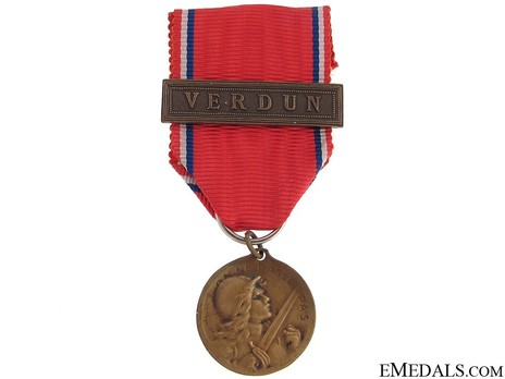 Bronze Medal (with “VERDUN” clasp, stamped “VERNIER”)  Obverse