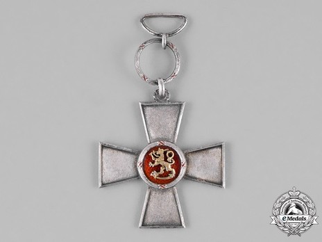 Order of the Lion of Finland, Civil Division, Cross of Merit Obverse