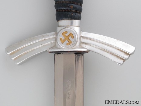Luftwaffe Tiger-made 1st pattern Dagger Reverse Crossguard Detail