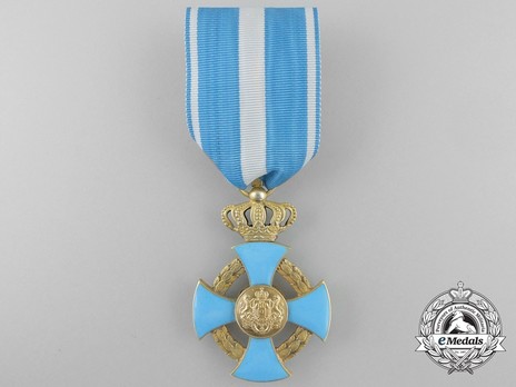 Order of Faithful Service, Officer's Cross Obverse