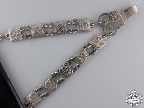 NSKK M36 Chained Service Dagger by E. & F. Hörster Chain Obverse