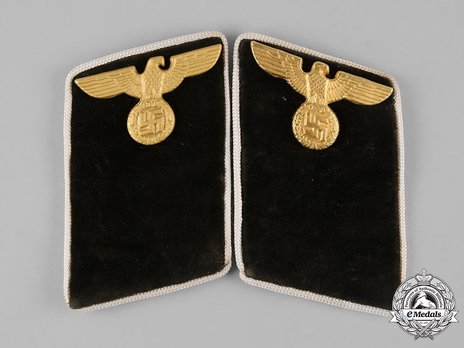 NSDAP Politischer Leiter-Anwärter (Parteimitglied) Type IV Kreis Level Collar Tabs Obverse