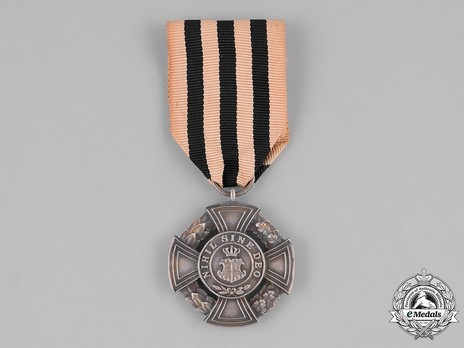 Order of the Royal House, Type I, Civil Division, I Class Silver Medal Obverse