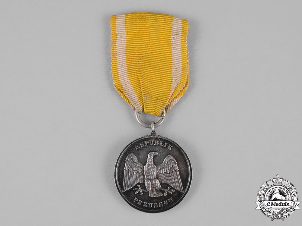 Commemorative+medal+for+rescue+from+danger+1