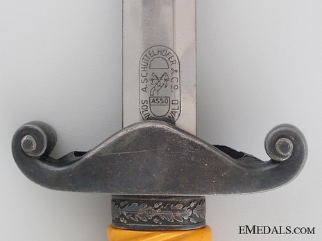 German Army ASSO-made Officer’s Dagger Reverse Crossguard Detail