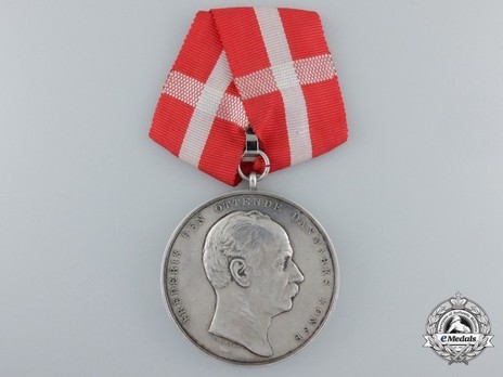 Medal for Saving Life from Drowning, in Silver, Type V Obverse